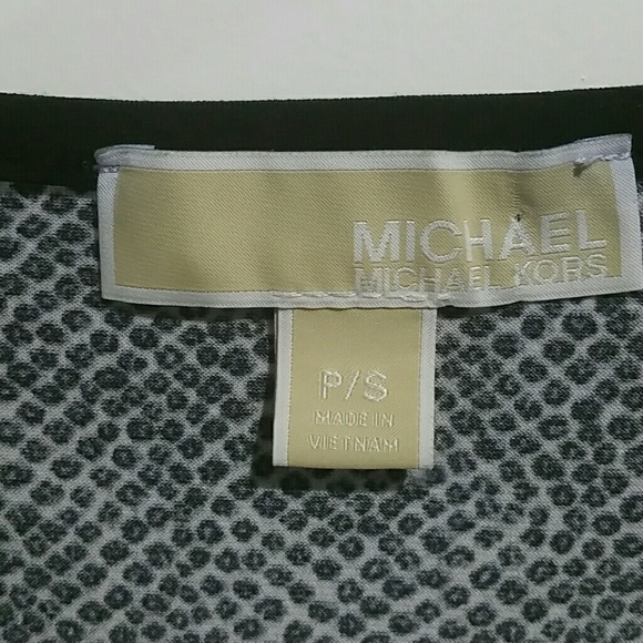 CLEARANCE /Make an offer! Michael Kors Top Sz P/S - Picture 2 of 5